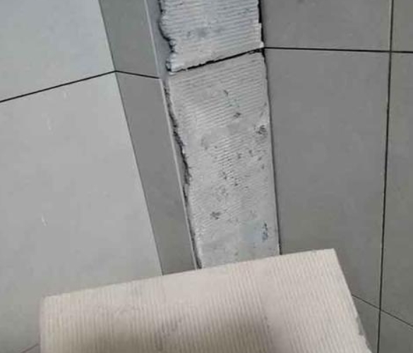 平凉市瓷砖空鼓维修公司分享下厨房瓷砖脱落的补救措施。